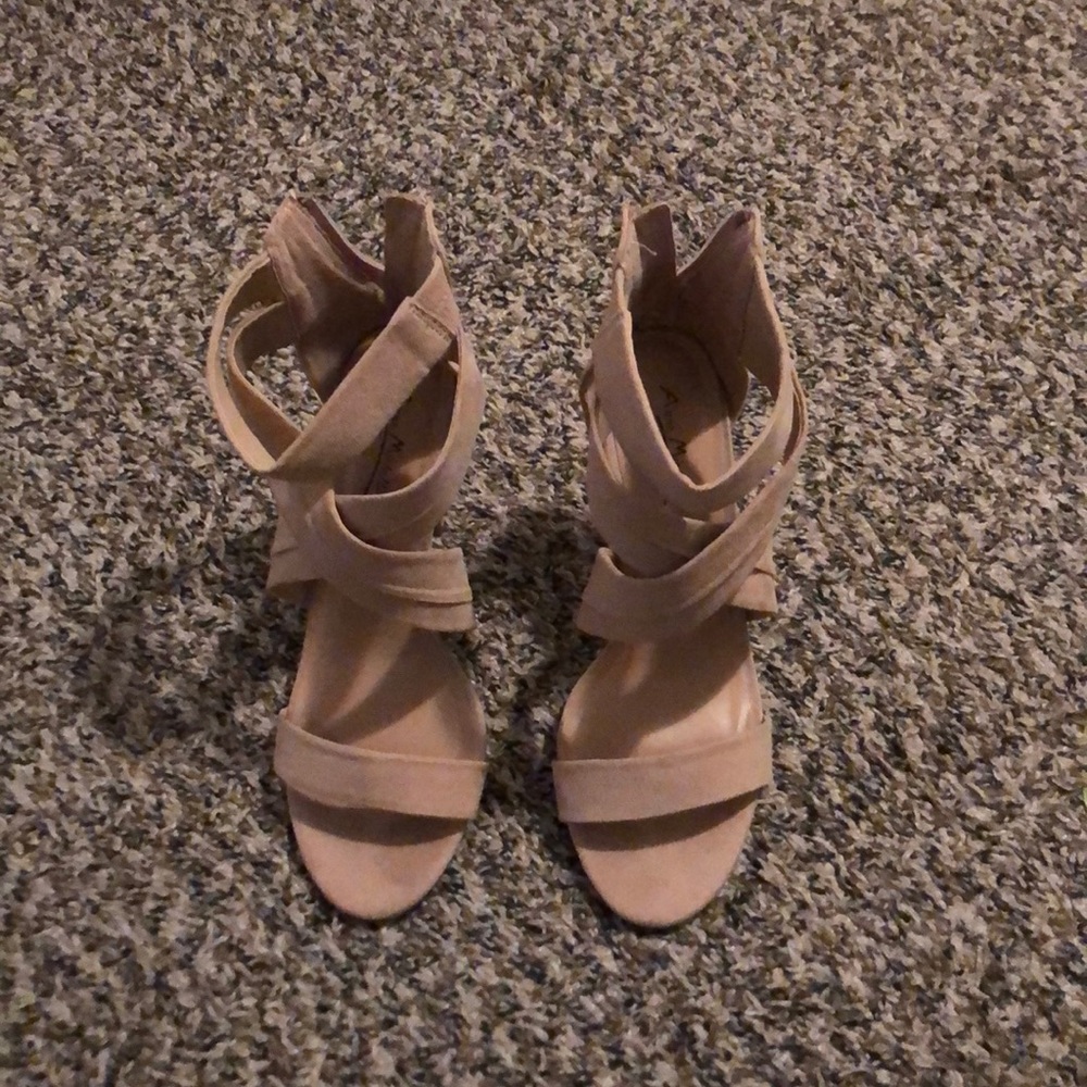 Nude heels 8 1/2 women’s
